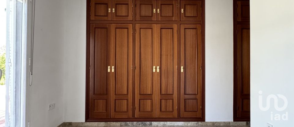 Chalet 5 habitaciones de 280 m² en Nucleo Encinarejo de Cordoba (14711)