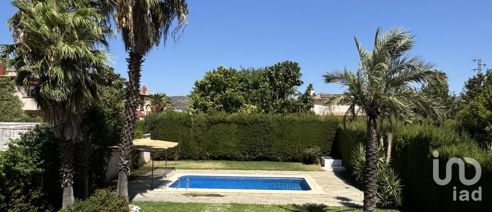 Chalet 5 habitaciones de 280 m² en Nucleo Encinarejo de Cordoba (14711)