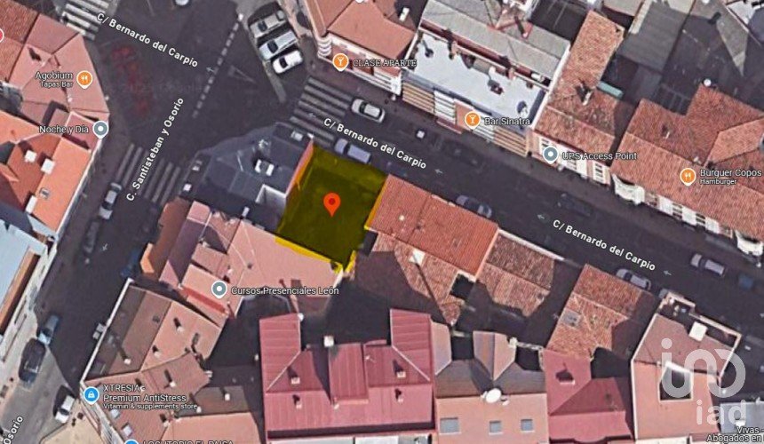 Building plot of 123 m² in León (24004)