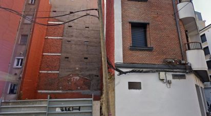 Building plot of 123 m² in León (24004)