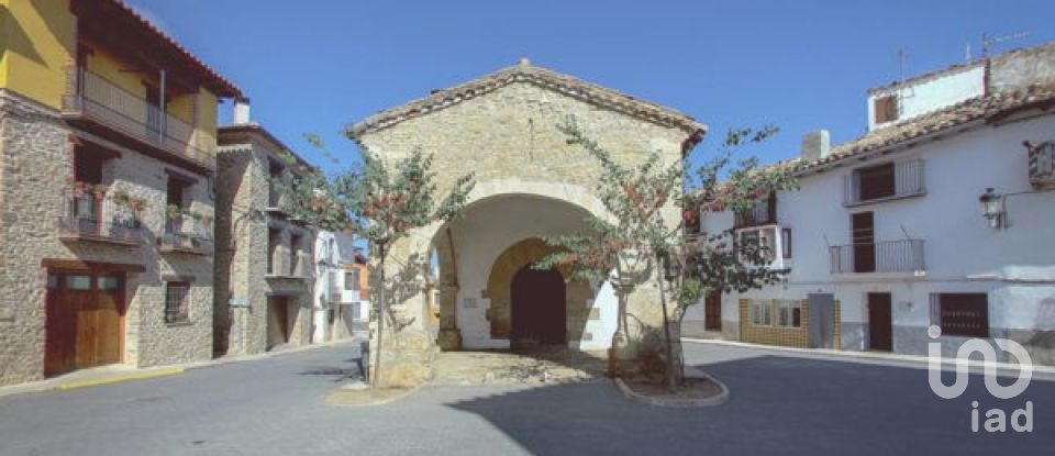 Casa de pueblo 10 habitaciones de 670 m² en Cinctorres (12318)