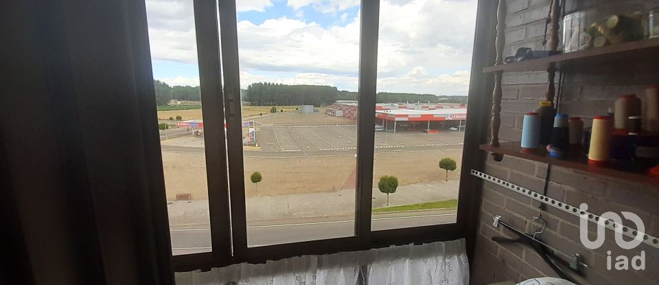 Apartment 3 bedrooms of 89 m² in La Bañeza (24750)