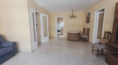 Pis 3 habitacions de 71 m² a Les Roquetes (08812)