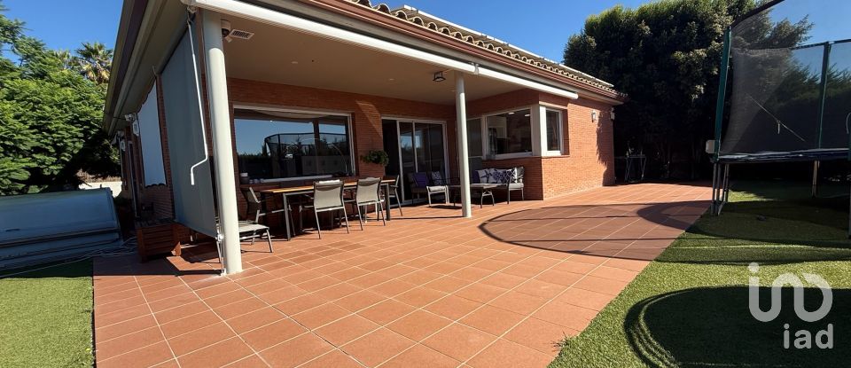 Habitatge unifamiliar  4 habitacions de 371 m² a Sant Vicenç de Montalt (08394)