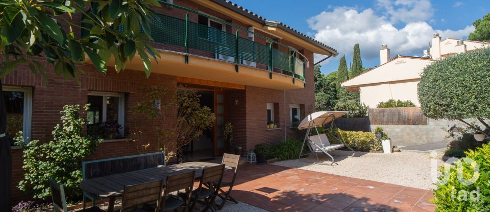 Habitatge unifamiliar  7 habitacions de 587 m² a Sant Vicenç de Montalt (08394)