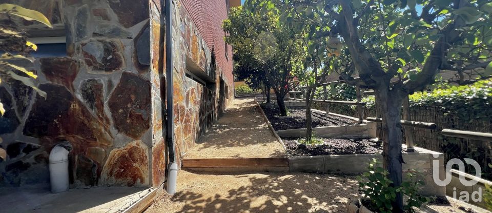 Habitatge unifamiliar  7 habitacions de 587 m² a Sant Vicenç de Montalt (08394)