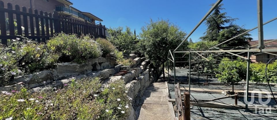 Habitatge unifamiliar  7 habitacions de 587 m² a Sant Vicenç de Montalt (08394)