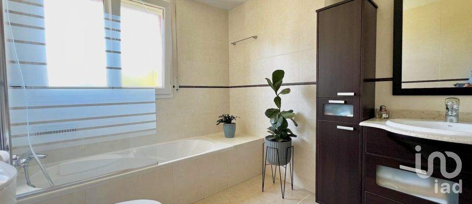 Habitatge unifamiliar  7 habitacions de 587 m² a Sant Vicenç de Montalt (08394)