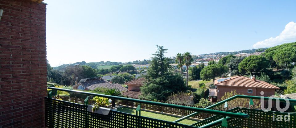 Habitatge unifamiliar  7 habitacions de 587 m² a Sant Vicenç de Montalt (08394)