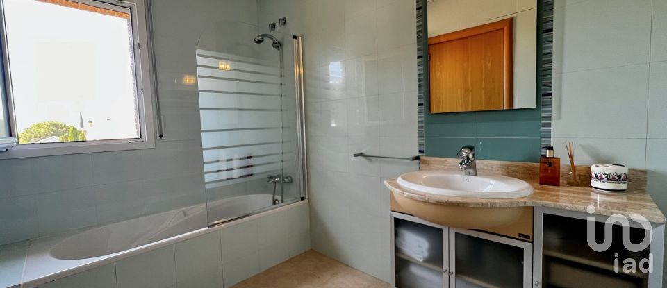 Habitatge unifamiliar  7 habitacions de 587 m² a Sant Vicenç de Montalt (08394)