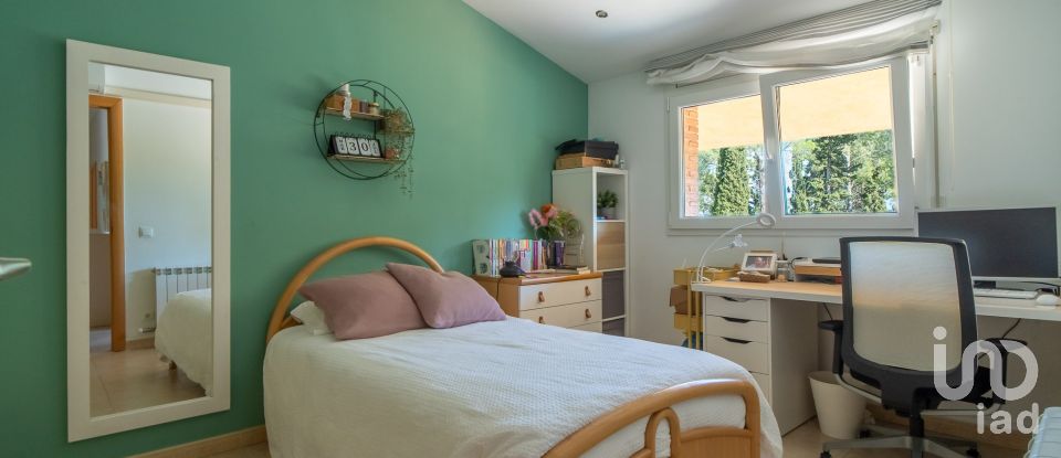 Habitatge unifamiliar  7 habitacions de 587 m² a Sant Vicenç de Montalt (08394)