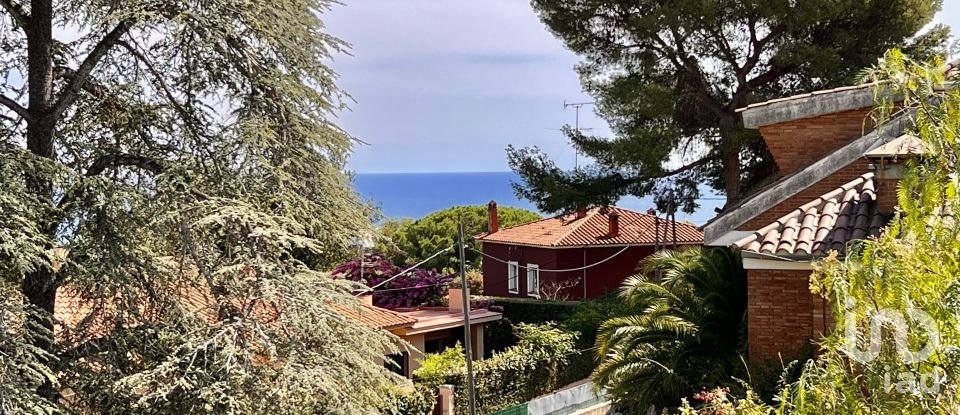 Vivienda unifamiliar  4 habitaciones de 206 m² en Cabrera de Mar (08349)