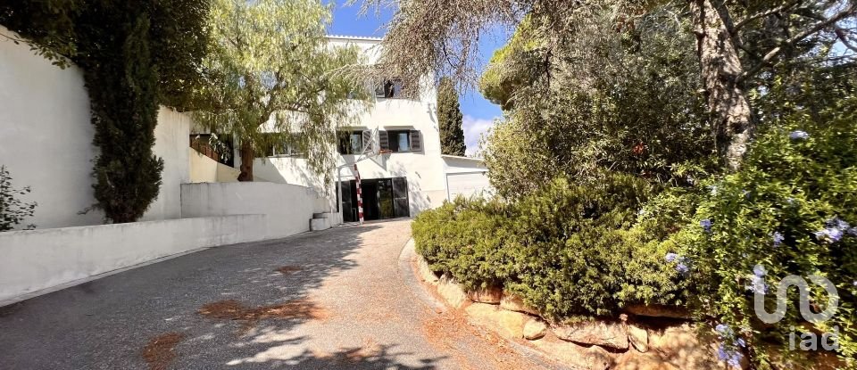 Vivienda unifamiliar  4 habitaciones de 206 m² en Cabrera de Mar (08349)