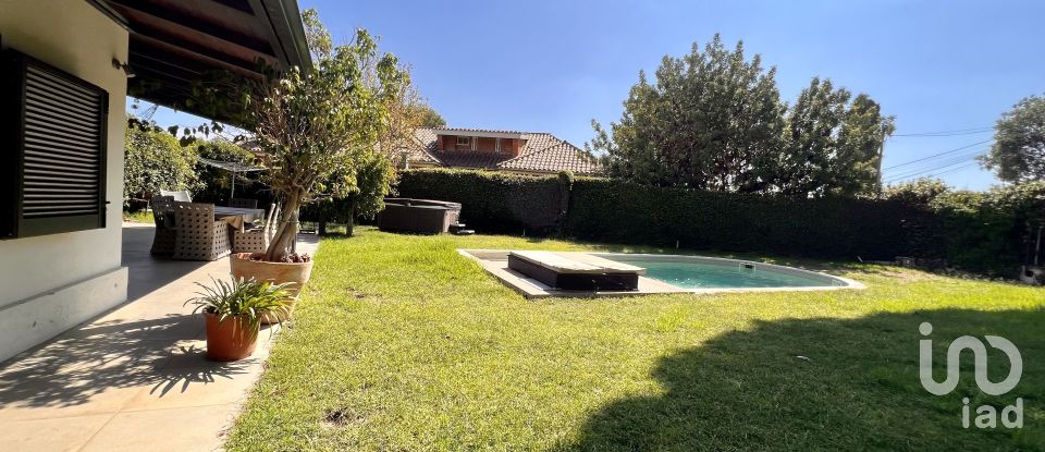 Vivienda unifamiliar  4 habitaciones de 206 m² en Cabrera de Mar (08349)