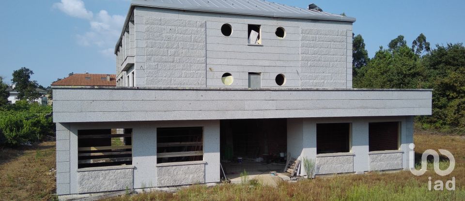 Immeuble de 1 902 m² à Adina (36979)