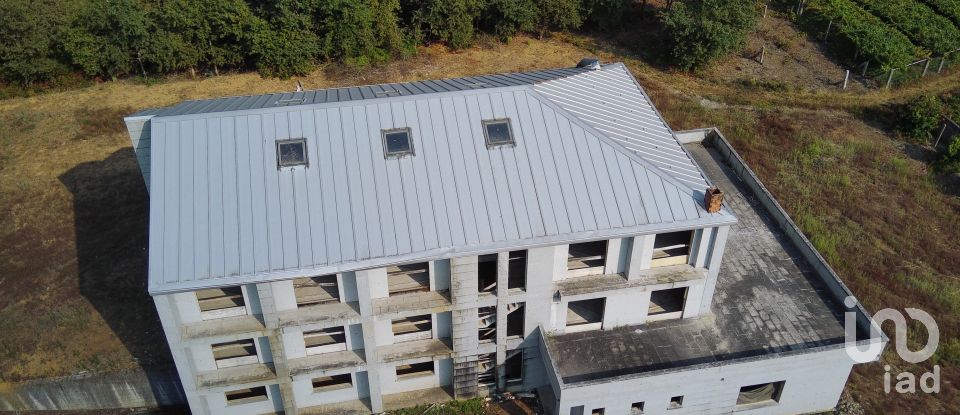 Immeuble de 1 902 m² à Adina (36979)