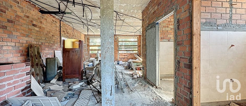 Immeuble de 1 902 m² à Adina (36979)