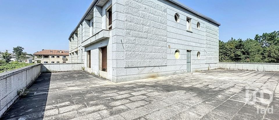 Immeuble de 1 902 m² à Adina (36979)