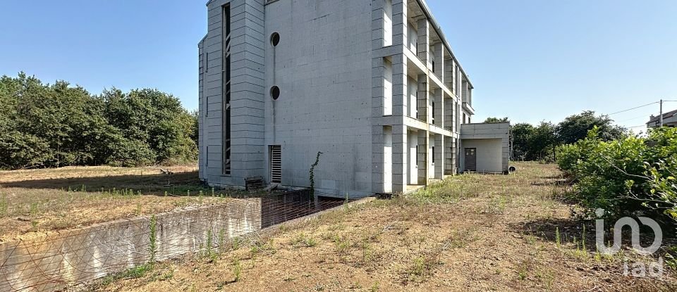 Immeuble de 1 902 m² à Adina (36979)