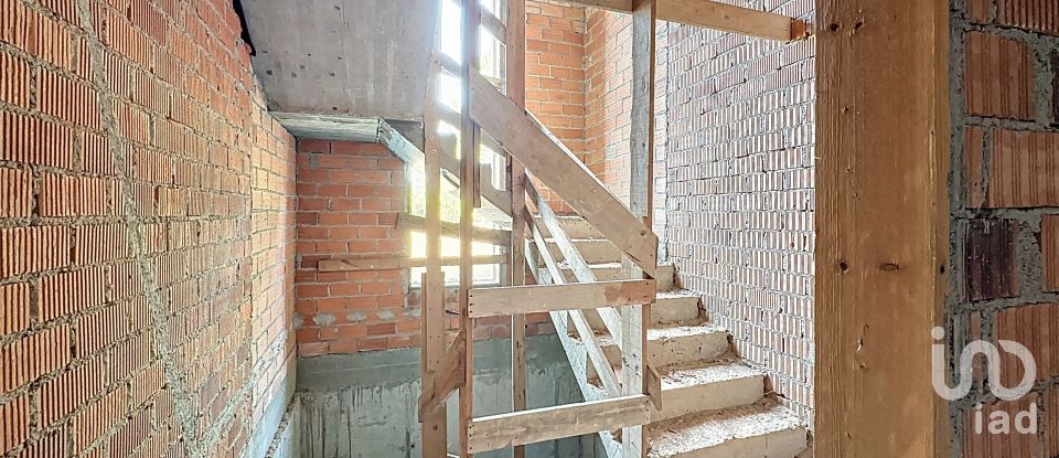 Immeuble de 1 902 m² à Adina (36979)