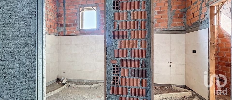 Immeuble de 1 902 m² à Adina (36979)