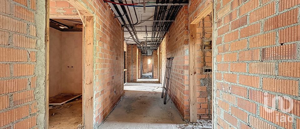 Immeuble de 1 902 m² à Adina (36979)