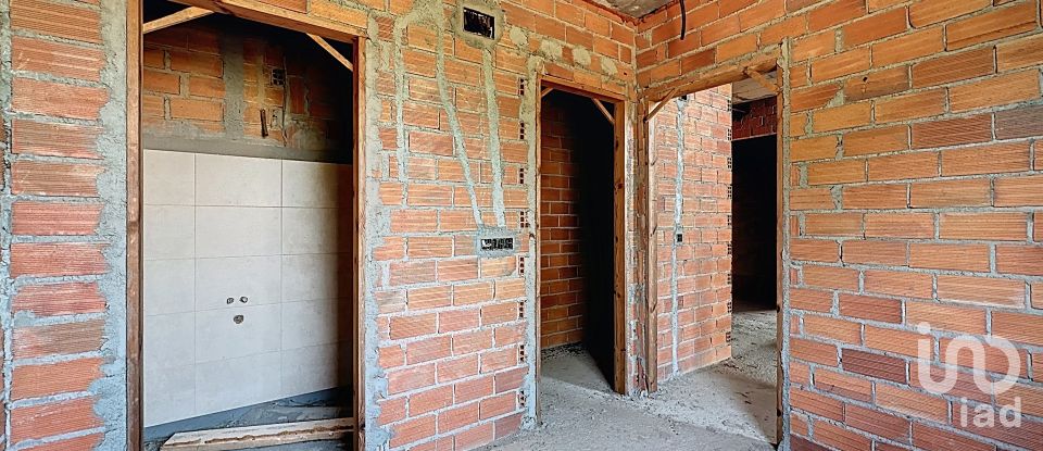 Immeuble de 1 902 m² à Adina (36979)