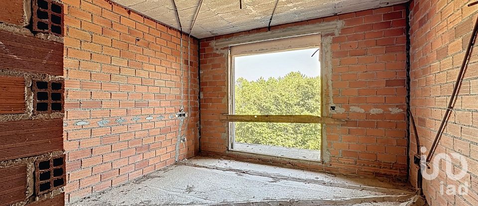 Immeuble de 1 902 m² à Adina (36979)