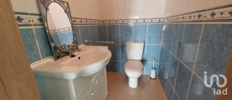 House 6 bedrooms of 230 m² in Barrio Los Hortelanos (03191)