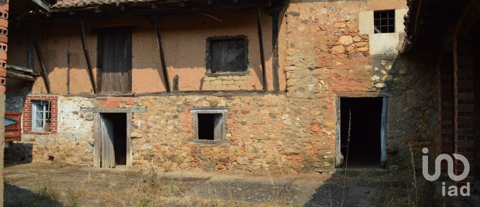 Casa de pueblo 0 habitaciones de 286 m² en La Seca (24630)