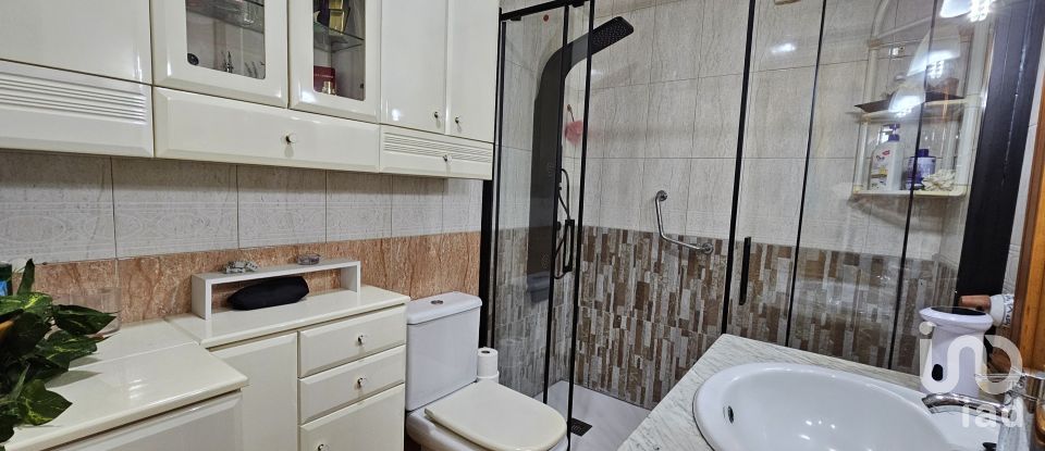 Piso 3 habitaciones de 181 m² en Almerimar (04711)