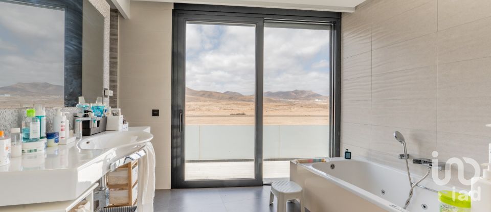 Casa 6 habitacions de 468 m² a Puerto del Rosario (35600)