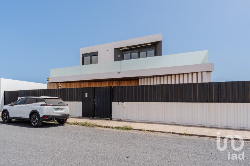 Casa 6 habitacions de 468 m² a Puerto del Rosario (35600)