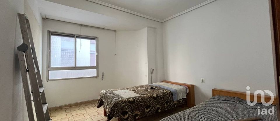 Casa 4 habitacions de 192 m² a Castellón de la Plana/Castelló de la Plana (12002)