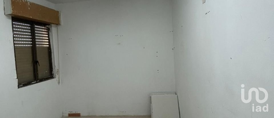 Shop / premises commercial of 200 m² in Béjar (37700)