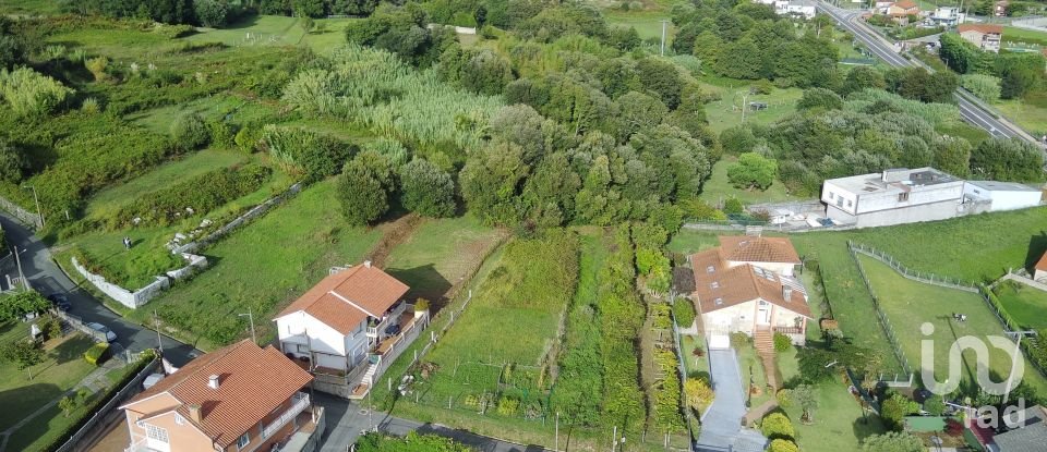 Terreno urbano de 1.090 m² en Aren (36992)