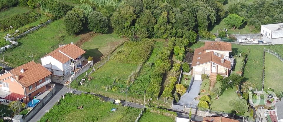 Terreno urbano de 1.090 m² en Aren (36992)