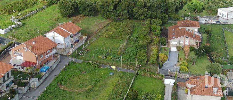 Terreno urbano de 1.090 m² en Aren (36992)