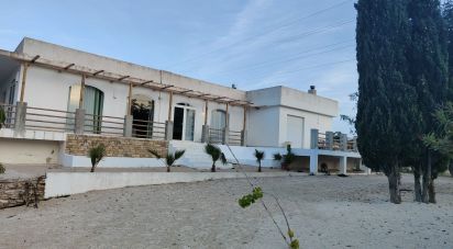 Cottage 3 bedrooms of 280 m² in Calig (12589)