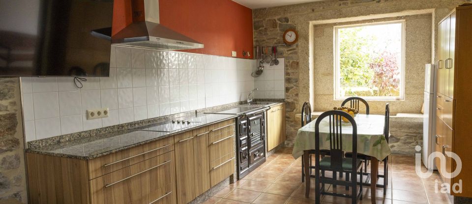 Lodge 6 bedrooms of 239 m² in Malpica de Bergantiños (15113)