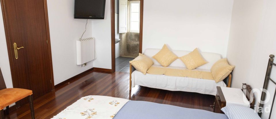 Lodge 6 bedrooms of 239 m² in Malpica de Bergantiños (15113)