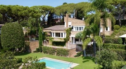 House 4 bedrooms of 400 m² in Cabrils (08348)