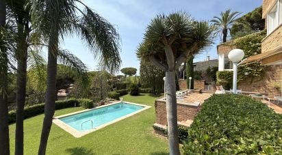 House 4 bedrooms of 400 m² in Cabrils (08348)