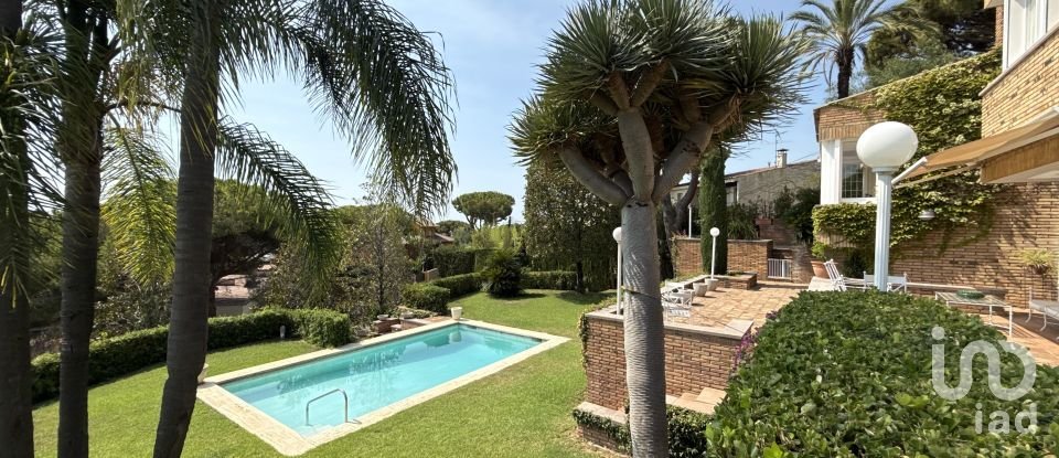 Casa 4 habitacions de 400 m² a Cabrils (08348)