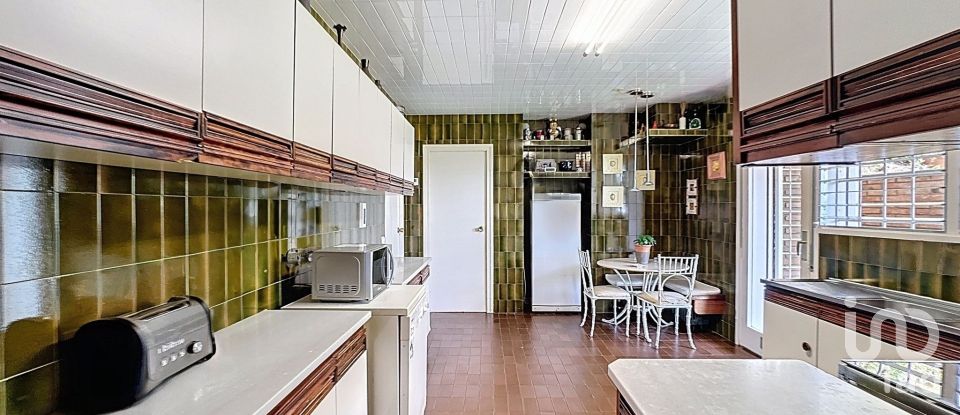 Casa 4 habitacions de 400 m² a Cabrils (08348)