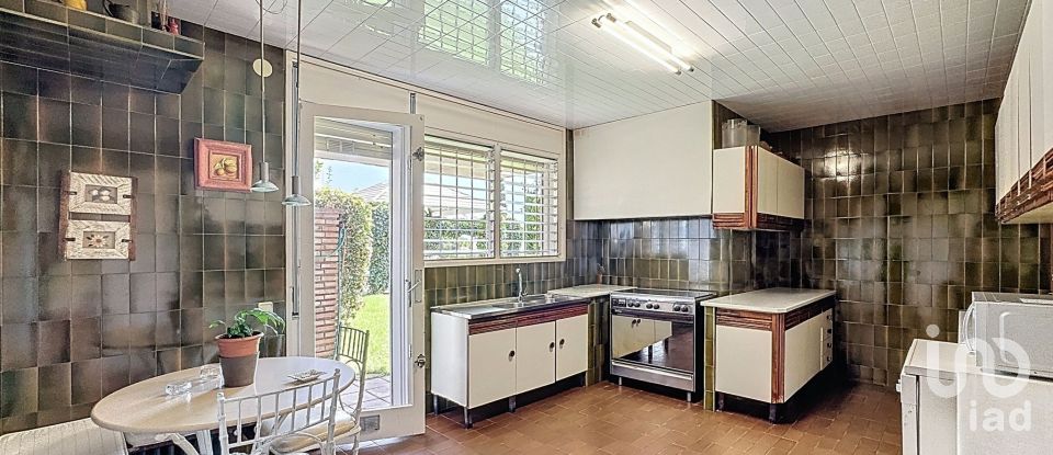 Casa 4 habitacions de 400 m² a Cabrils (08348)