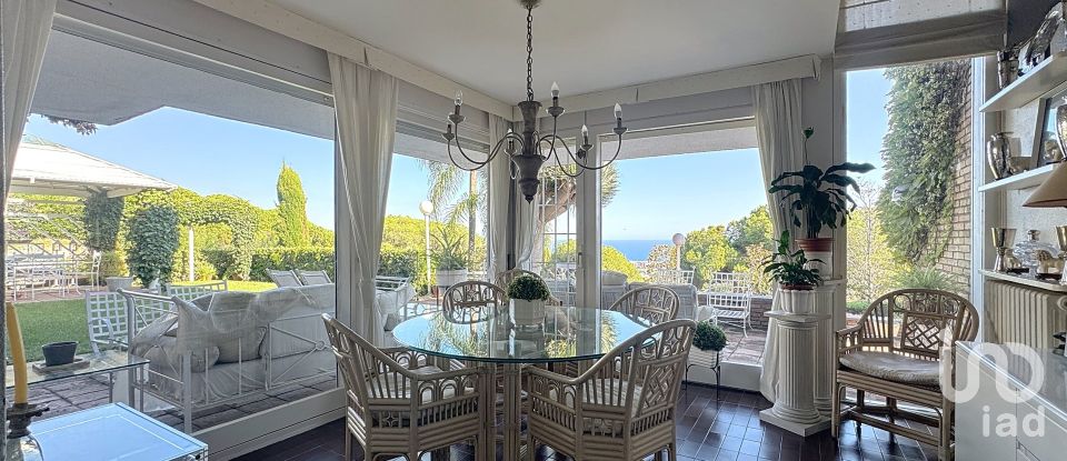 Casa 4 habitacions de 400 m² a Cabrils (08348)