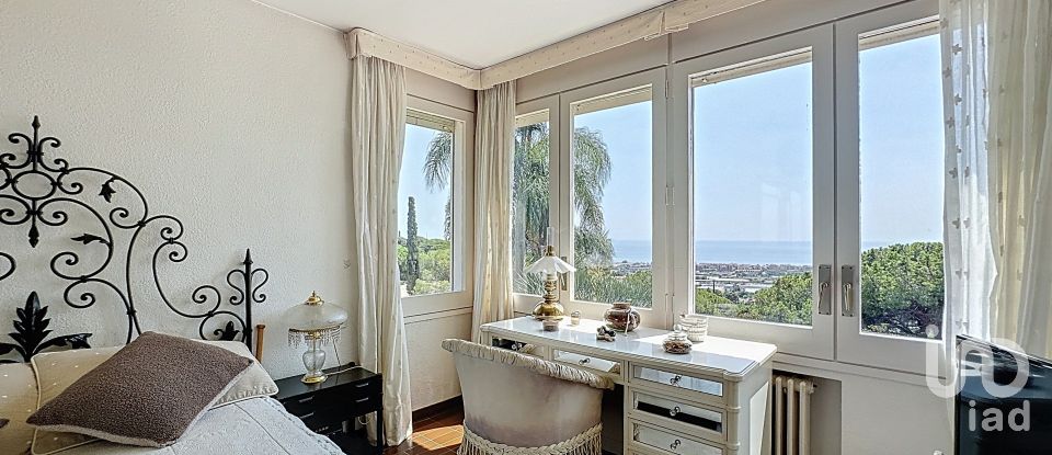 Casa 4 habitacions de 400 m² a Cabrils (08348)