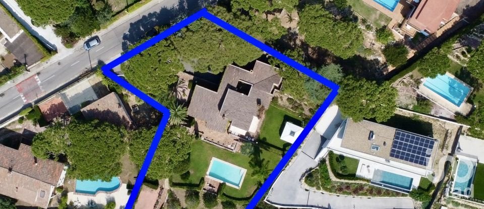 Casa 4 habitacions de 400 m² a Cabrils (08348)