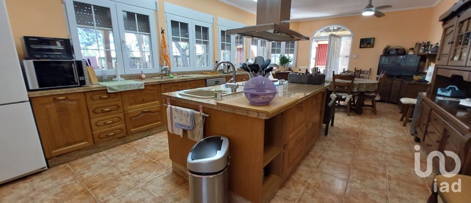 Masia 10 habitaciones de 180 m² en El Altet (03195)